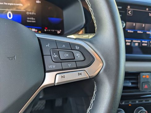 Certified 2023 Volkswagen Taos SE image 28