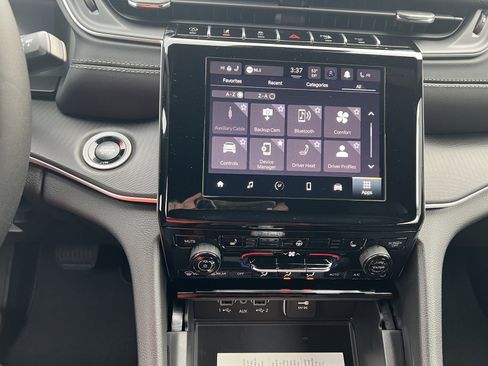 New 2025 Jeep Grand Cherokee L Altitude image 20