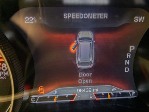 Used 2016 Jeep Cherokee Limited w/ Luxury Group image 13