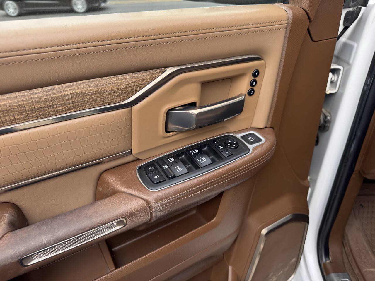 Used 2019 RAM 2500 Limited AWD/4WD image 16