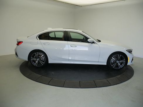 Used 2021 BMW 330i xDrive Sedan w/ Premium Package AWD/4WD image 8