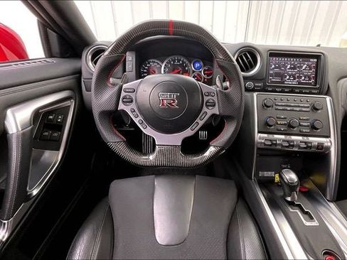 Used 2010 Nissan GT-R Premium AWD/4WD image 5