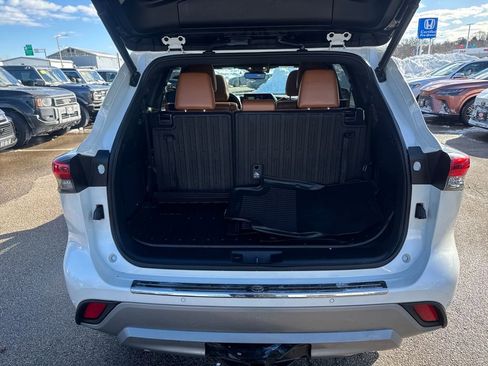 Used 2021 Toyota Highlander Platinum image 8