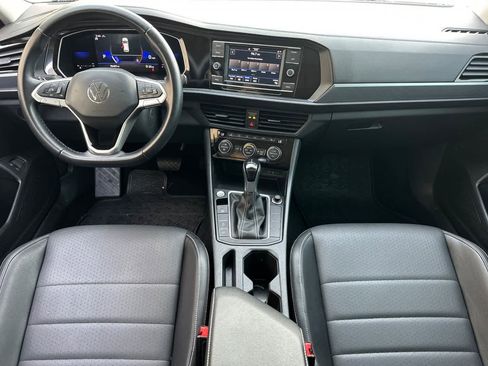 Used 2022 Volkswagen Jetta SE image 12