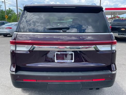 Used 2023 Lincoln Navigator Reserve AWD/4WD image 6