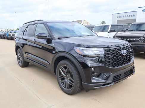New 2026 Ford Explorer ST-Line w/ ST-Line Street Pack AWD/4WD image 1