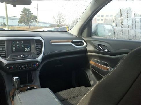 Used 2019 GMC Acadia SLE image 13