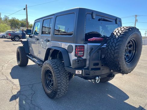 Used 2014 Jeep Wrangler Unlimited Rubicon w/ Connectivity Group image 7