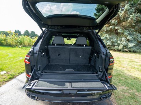 Used 2023 BMW X7 M60i image 31