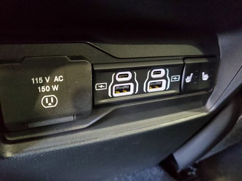 Used 2025 Jeep Grand Cherokee Limited w/ Black Appearance Package RWD image 13