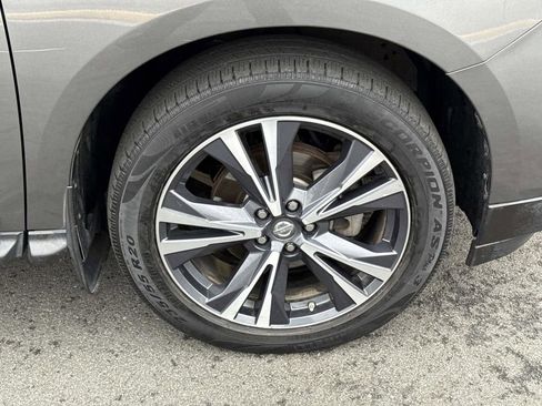 Used 2018 Nissan Pathfinder Platinum image 18