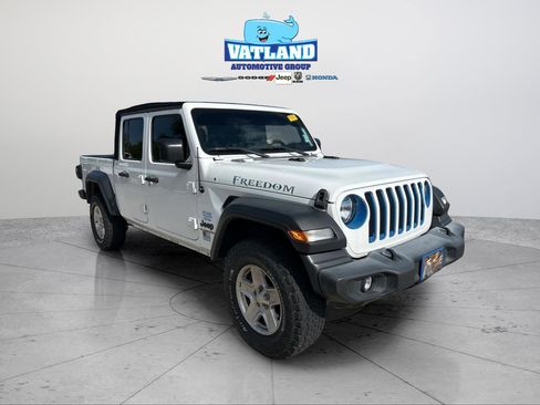 Used 2020 Jeep Gladiator Sport w/ Quick Order Package 24S image 7
