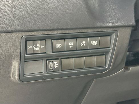 Used 2025 Toyota Tundra SR5 AWD/4WD image 15