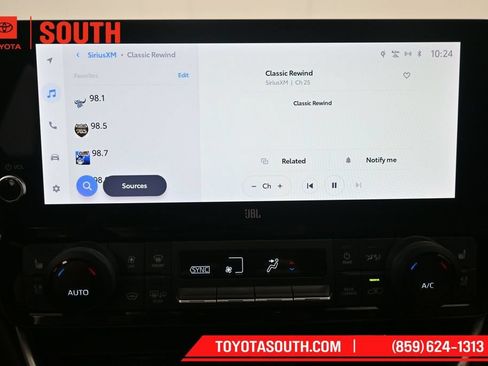 Used 2024 Toyota Grand Highlander AWD image 13