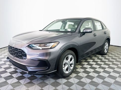 Used 2025 Honda HR-V LX image 3