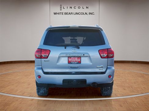 Used 2017 Toyota Sequoia Platinum image 6