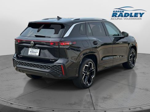 Certified 2026 Volkswagen Tiguan SEL R-Line AWD/4WD image 2