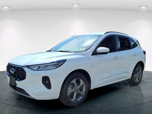 Used 2023 Ford Escape ST-Line Select w/ Tech Pack #2 AWD/4WD image 3
