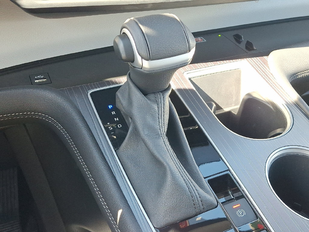 Certified 2025 Toyota Sienna XLE FWD image 18
