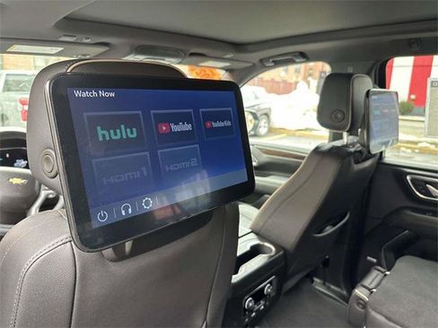 Used 2024 Chevrolet Suburban Premier w/ Premium Package 2 image 20