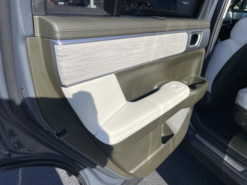 Used 2024 Hyundai Santa Fe Calligraphy image 25