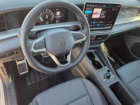 New 2026 Volkswagen Tiguan SE R-Line FWD image 3