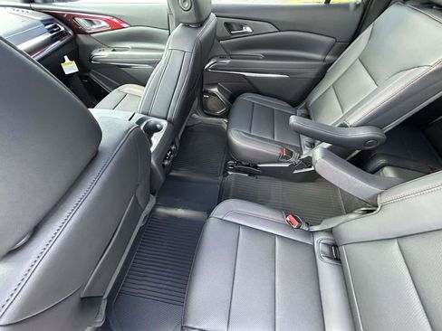 New 2026 Chevrolet Traverse Z71 w/ Enhanced Driving Package image 12