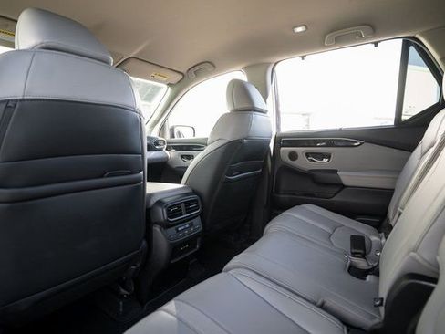 Used 2025 Honda Pilot EX-L image 14