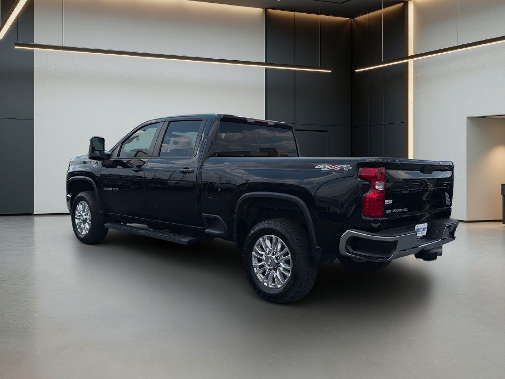 Used 2022 Chevrolet Silverado 2500 LT AWD/4WD image 3