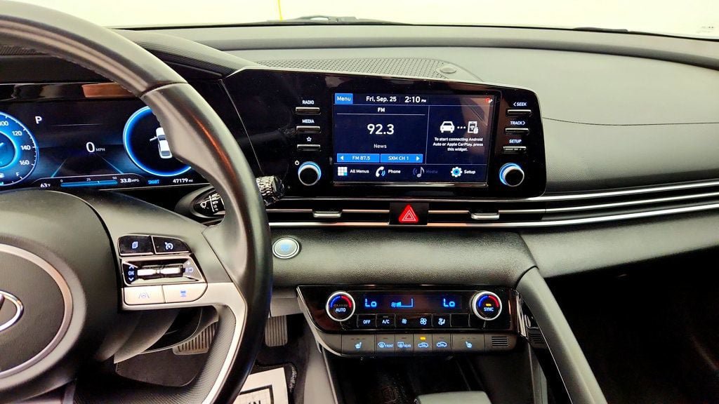 Used 2021 Hyundai Elantra SEL w/ Convenience Package FWD image 17