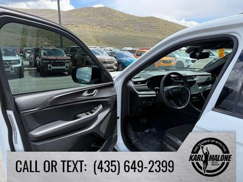 Used 2023 Jeep Grand Cherokee L Laredo AWD/4WD image 10
