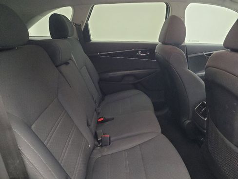 Used 2019 Kia Sorento L FWD image 19
