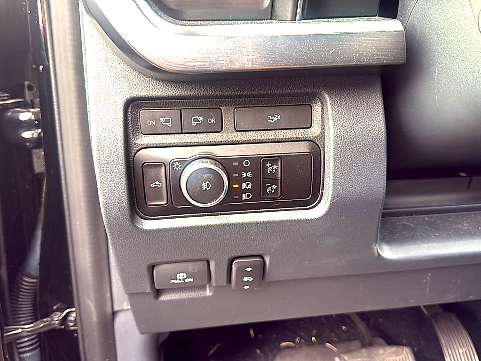 Used 2023 Ford F250 Lariat w/ Sport Appearance Package AWD/4WD image 6