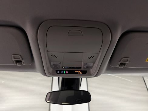 Used 2025 Chevrolet Blazer LT FWD image 58