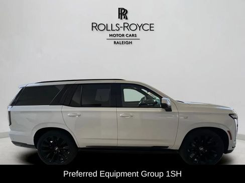 Used 2025 Cadillac Escalade Sport Platinum w/ LPO, ONYX Package image 4