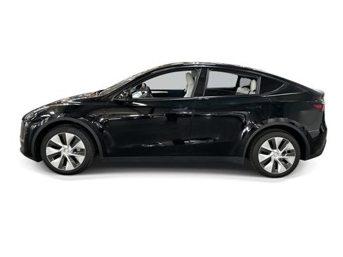 Certified 2023 Tesla Model Y Long Range AWD/4WD image 3