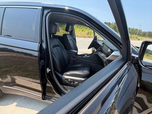 Certified 2023 Jeep Grand Cherokee Limited w/ Luxury Tech Group II AWD/4WD image 43