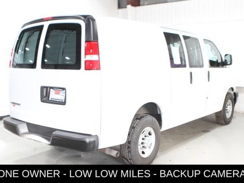 Used 2019 Chevrolet Express 3500 w/ Driver Convenience Package RWD image 34