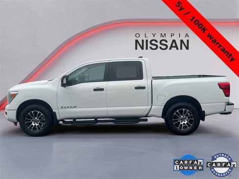 Used 2024 Nissan Titan SV w/ SV Convenience Package image 2