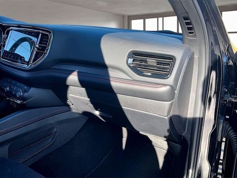 Used 2025 Dodge Durango GT image 17