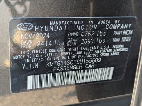 Used 2025 Genesis G70 2.5T image 28