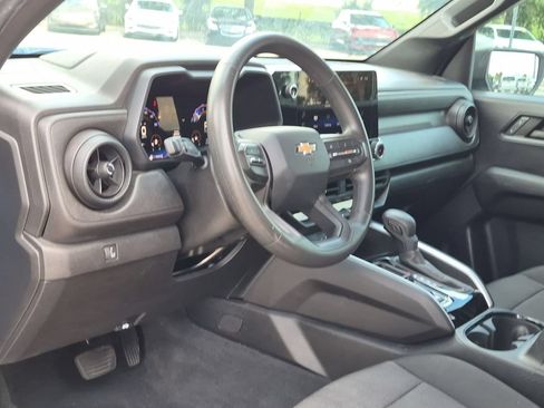 Used 2024 Chevrolet Colorado W/T w/ WT Convenience Package RWD image 9