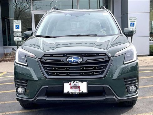 Used 2023 Subaru Forester Premium image 2