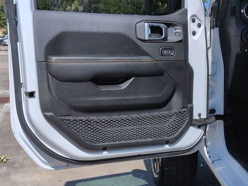 Used 2024 Jeep Wrangler Unlimited Sahara AWD/4WD image 8