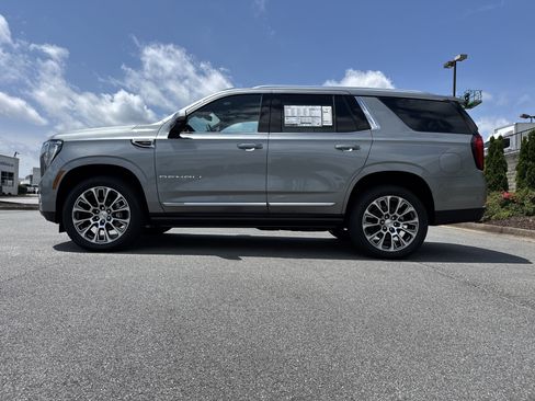 New 2026 GMC Yukon Denali w/ Sun & Power Step Package AWD/4WD image 7