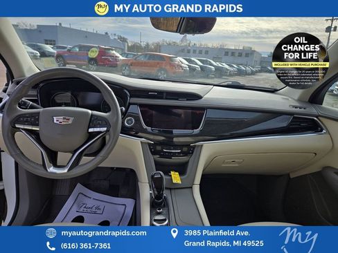 Used 2022 Cadillac XT6 Premium Luxury w/ Technology Package image 24