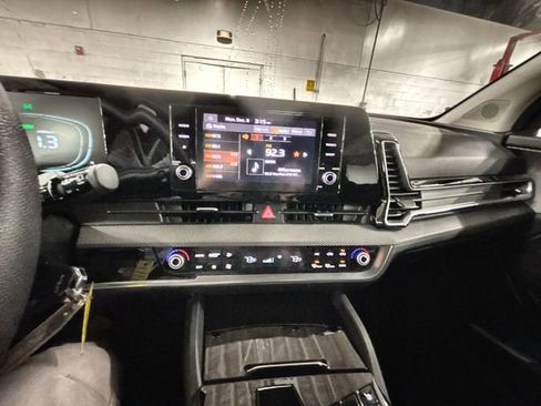 Certified 2023 Kia Sportage LX image 18