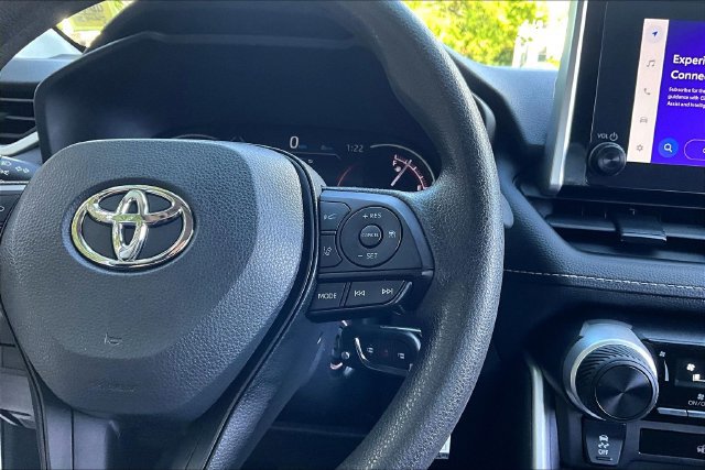 Used 2024 Toyota RAV4 LE AWD/4WD image 12