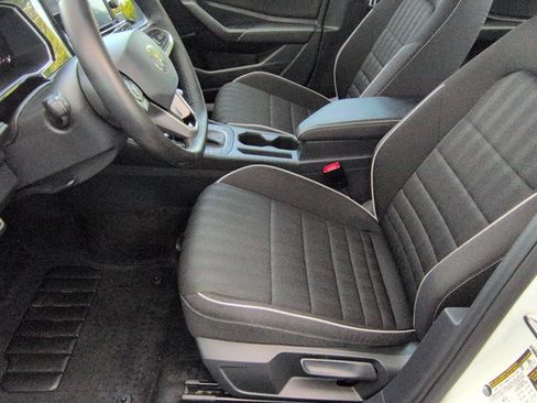 Used 2024 Volkswagen Jetta Sport FWD image 21