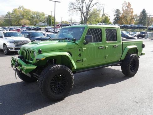 New 2025 Jeep Gladiator Sport w/ Premium Package image 10